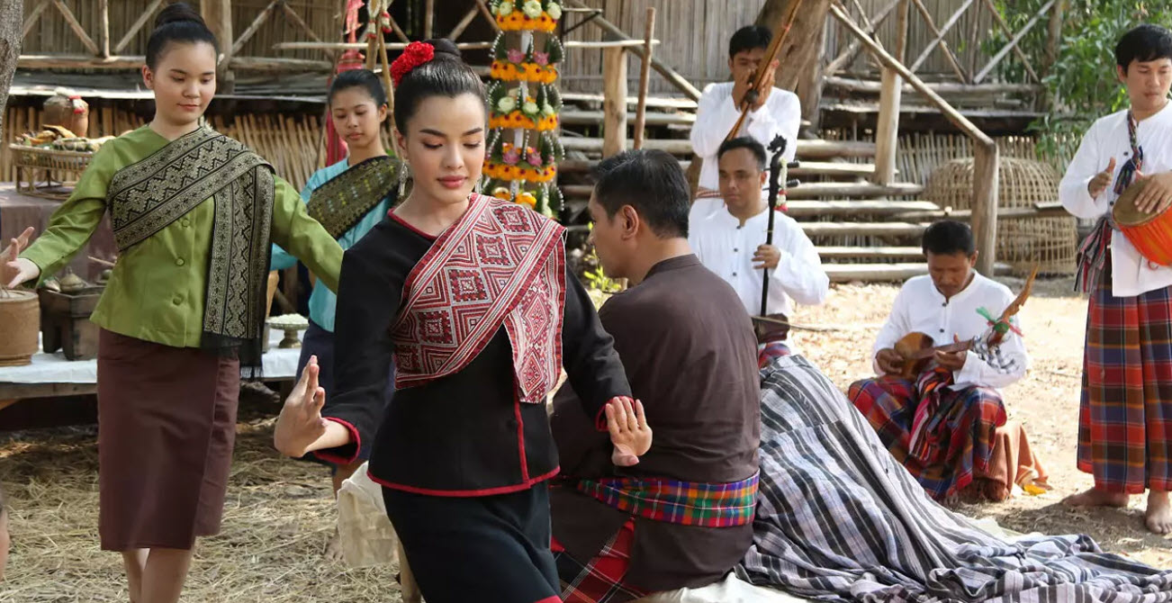 ประเพณีบูชาผีฟ้า