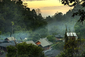 Mae Kampong Village