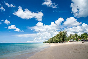 หาดพระแอะ