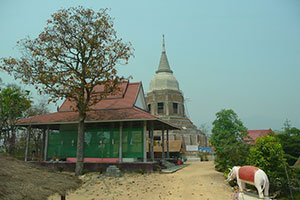 วัดพระธาตุแสงรุ้ง วัดพระธาตุแสงรุ้ง