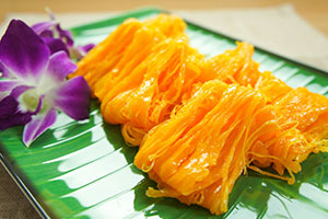 Kanom Foi Thong Thai Dessert