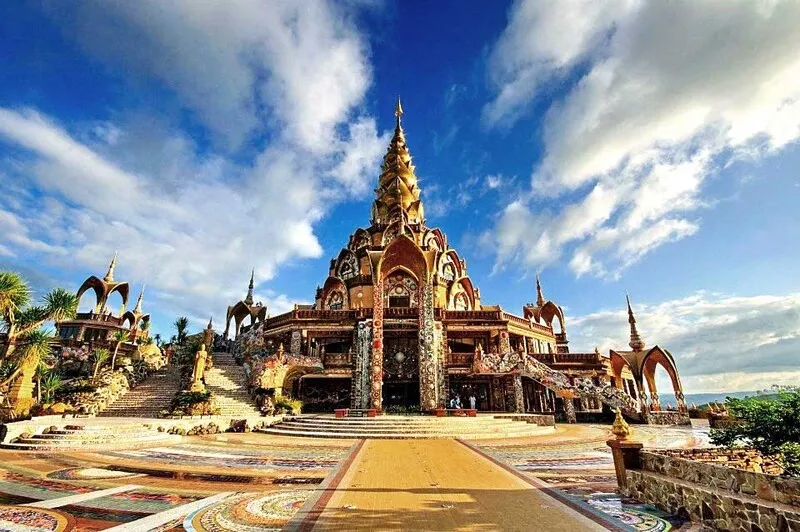 Wat Phra That Pha Kaew (Wat Phra That Pha Son Kaew)