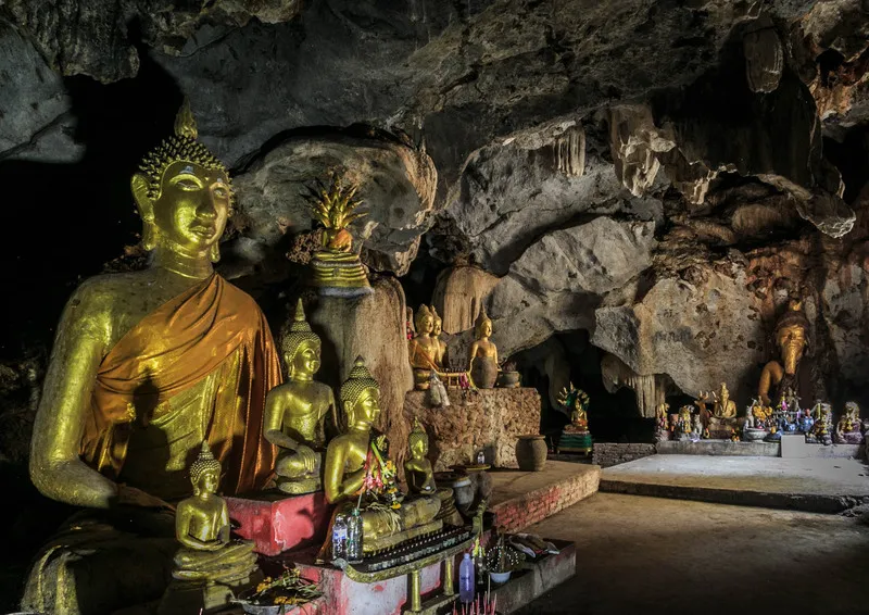 Rue Sri Sombat Cave