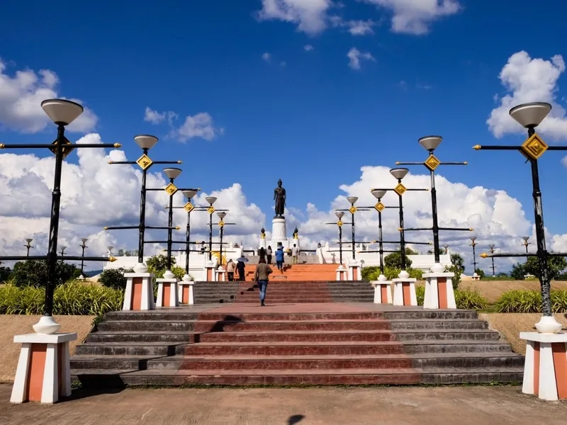 Pho Khun Bang Klang Thao Monument