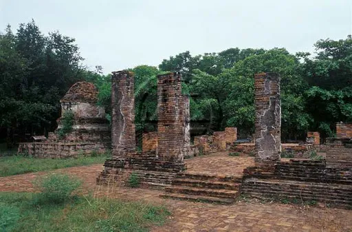 Wat Pho Prasat Archaeological Site