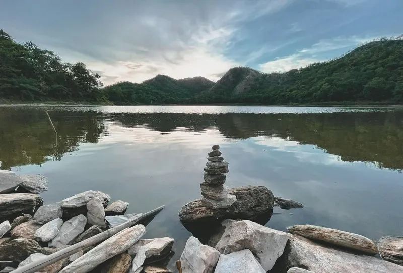 Huai Bong Reservoir (Khao Tabang) Huai Bong Reservoir (Khao Tabang)