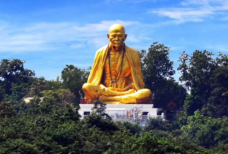 Kruba Sriwichai Monument Kruba Sriwichai Monument