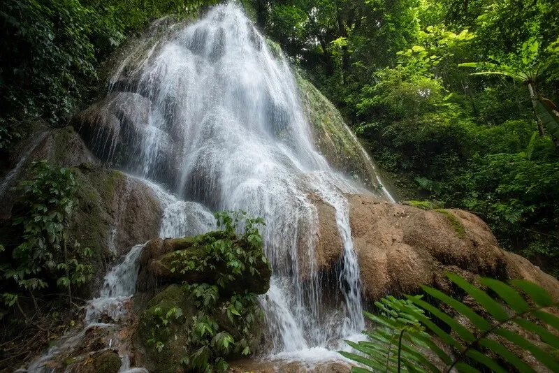Nam Min Waterfall Nam Min Waterfall