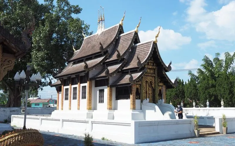 Wat Mueang Len
