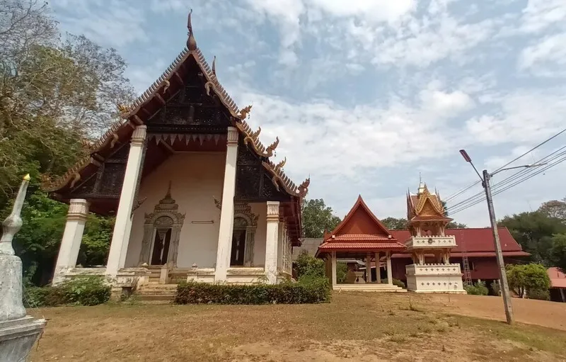 วัดม่อนปรางค์