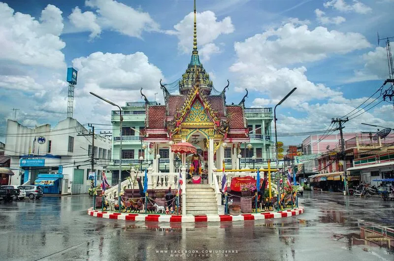 Chao Por Phraya Phichai Shrine