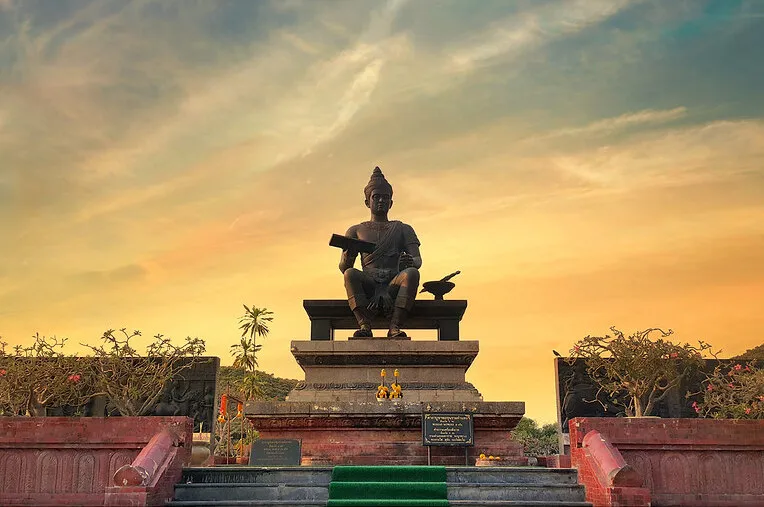 The King Ramkhamhaeng Monument The King Ramkhamhaeng Monument
