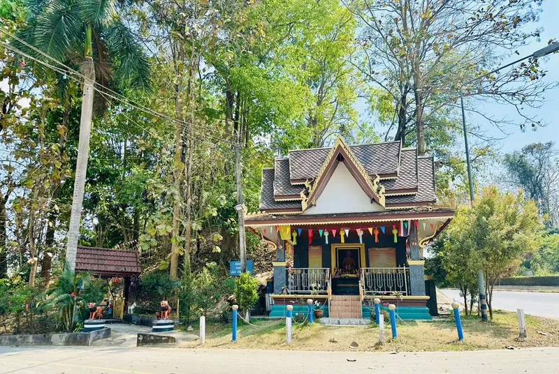 Chao Pho Phaya Mai Shrine
