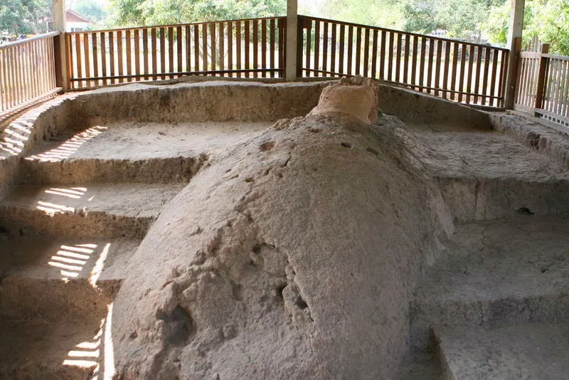 Ban Bo Suak Kiln Site and Glazed Ceramics Ban Bo Suak Kiln Site and Glazed Ceramics