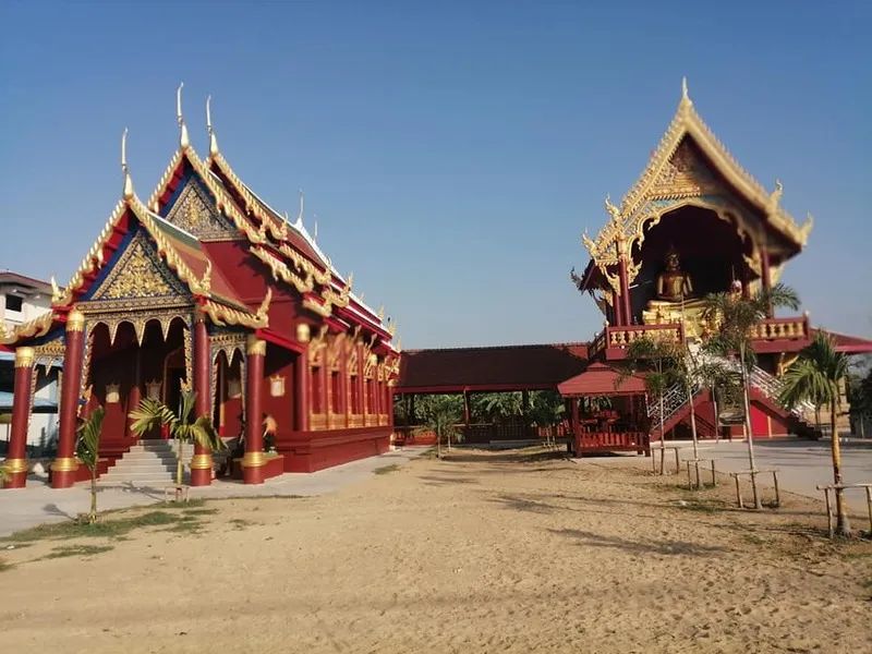 วัดเอี่ยมประชามิตร (วัดแหลมฟ้าผ่า) วัดเอี่ยมประชามิตร (วัดแหลมฟ้าผ่า)