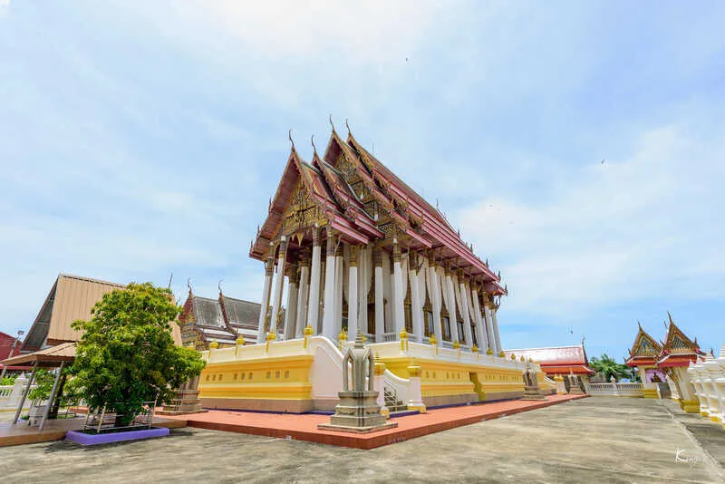 วัดนาขวาง