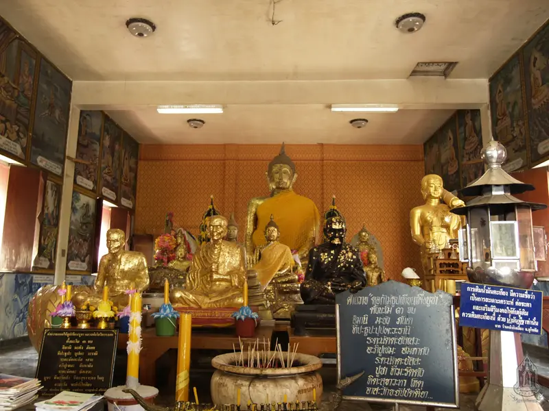 Luang Pho To Wihan Loi Luang Pho To Wihan Loi