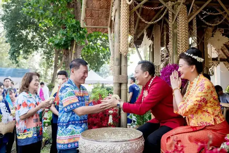 The Dham Hua Tradition