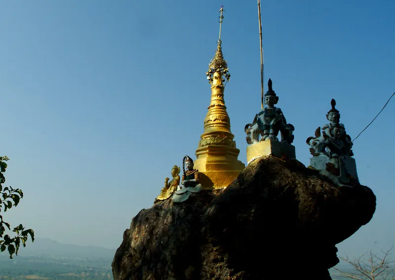 Phra That Hin Kiew at Doi Din Chi Phra That Hin Kiew at Doi Din Chi