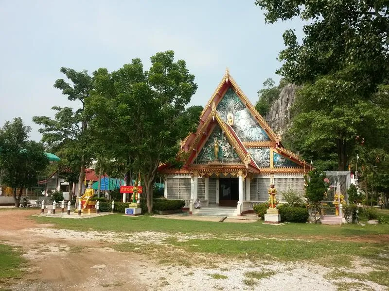 Mae Chi Damrong Arayatham Monastery