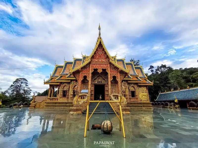 Wat Phra Putta Bath Si Roy