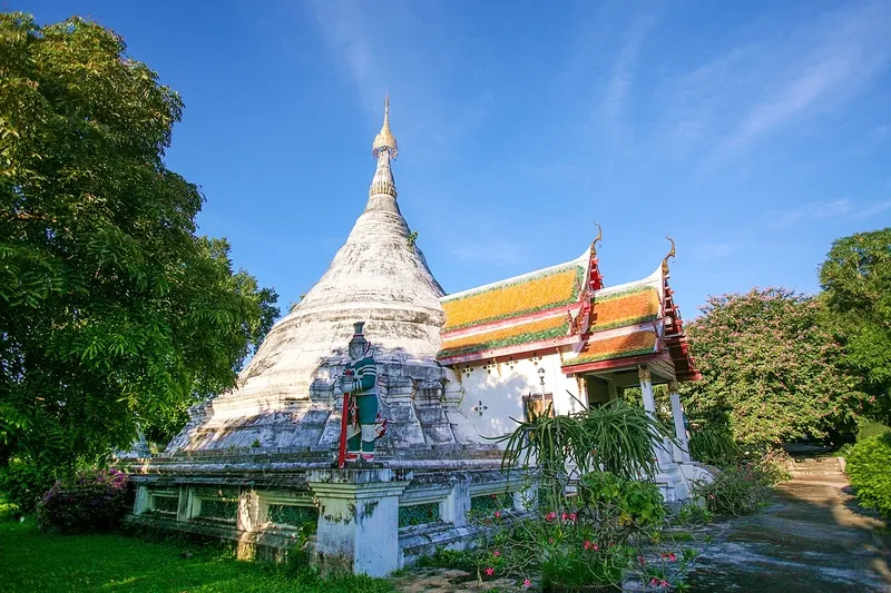Wat Bot Mani Si Bunruang