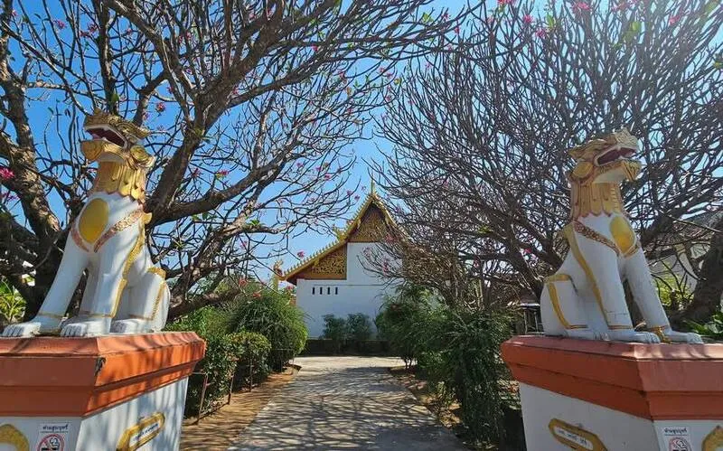 Wat Mai Ngam Luang