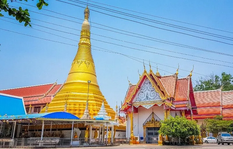 Wat Chumphon Khiri Wat Chumphon Khiri