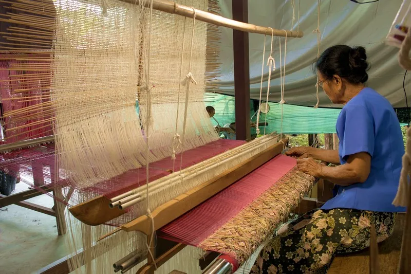 Ban Khok Mo Weaving Village Ban Khok Mo Weaving Village