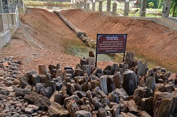 Khao Phra Bat National Park