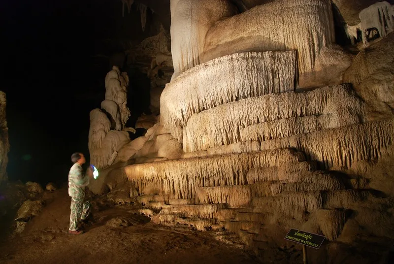 Pu Wai Cave