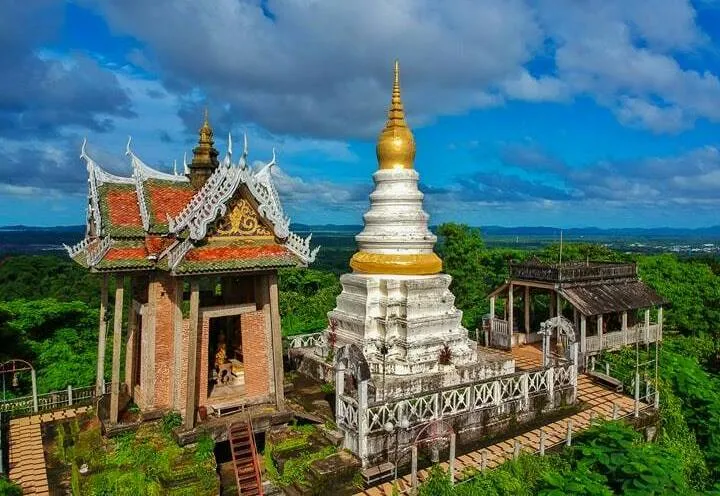 Archaeological Site of Wat Khao Phloi Waen