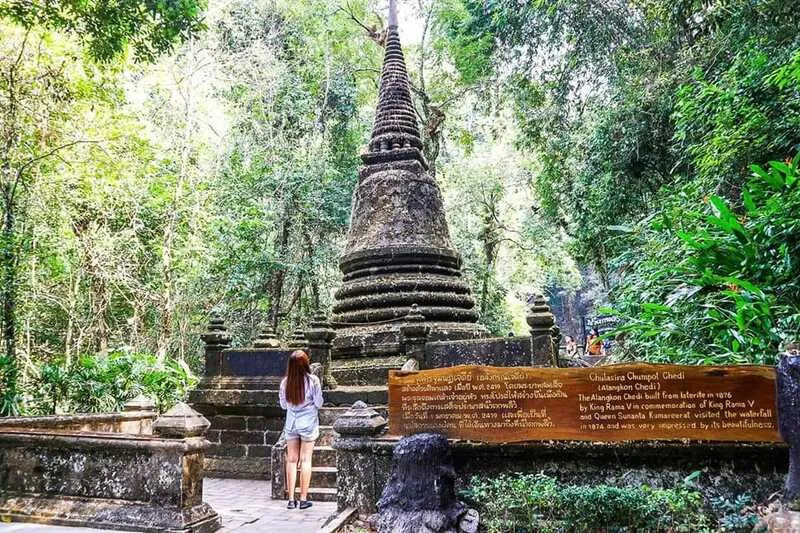 Alongkorn Chedi Phranang Ruea Lom