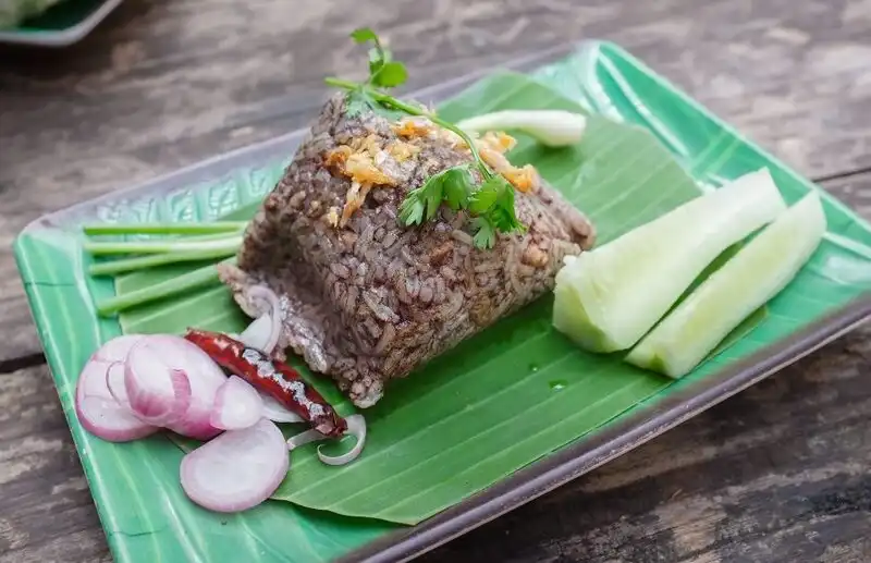 ข้าวกั้นจิ้น หรือจิ้มส้มเงี้ยว