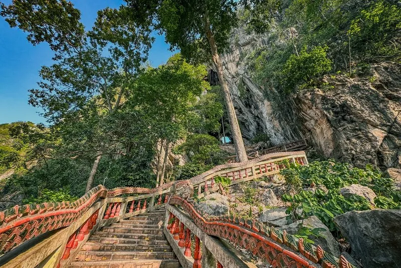Wat Tham Khao Chakan Wat Tham Khao Chakan