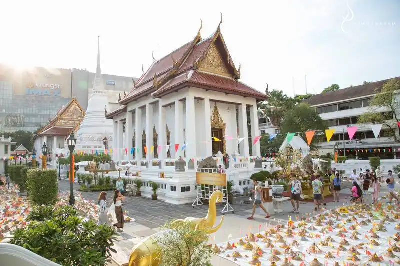 วัดปทุมวนารามราชวรวิหาร (วัดสระปทุม)