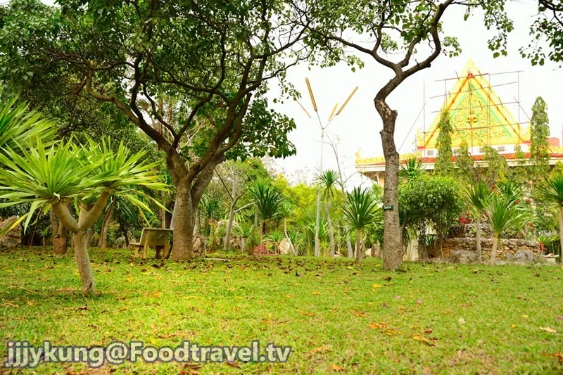 Thep Phithak Park (Tubtim Garden)