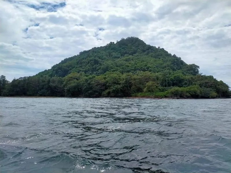 Nom Sao Island