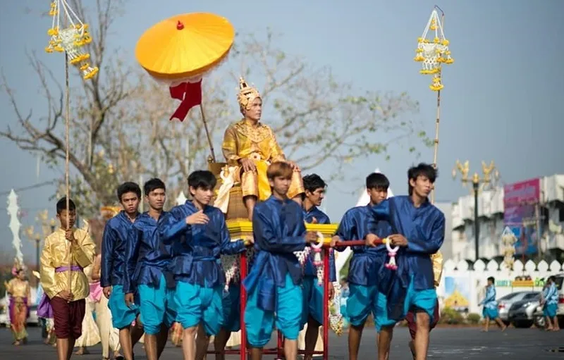 Nop Phra Song Festival