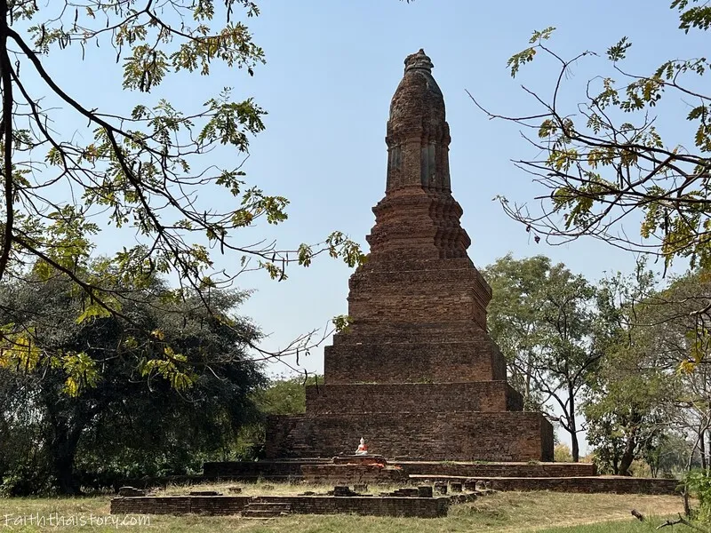 Wat Chedi Klang Thung