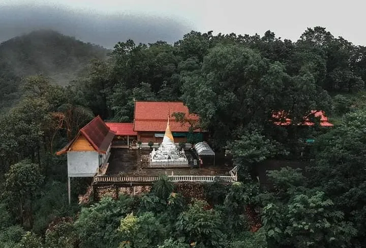 วัดพระธาตุปางม่วง