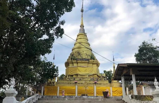 วัดพระธาตุม่อนไก่แจ้ วัดพระธาตุม่อนไก่แจ้