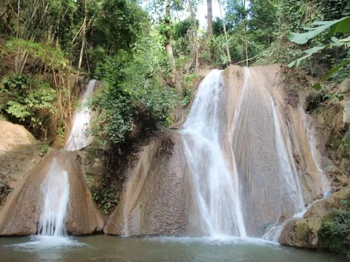 Tat Mei Waterfall (Ban Phai Klang) Tat Mei Waterfall (Ban Phai Klang)