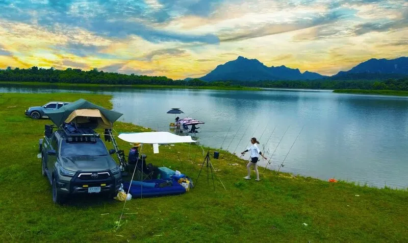 Na Sak Lake