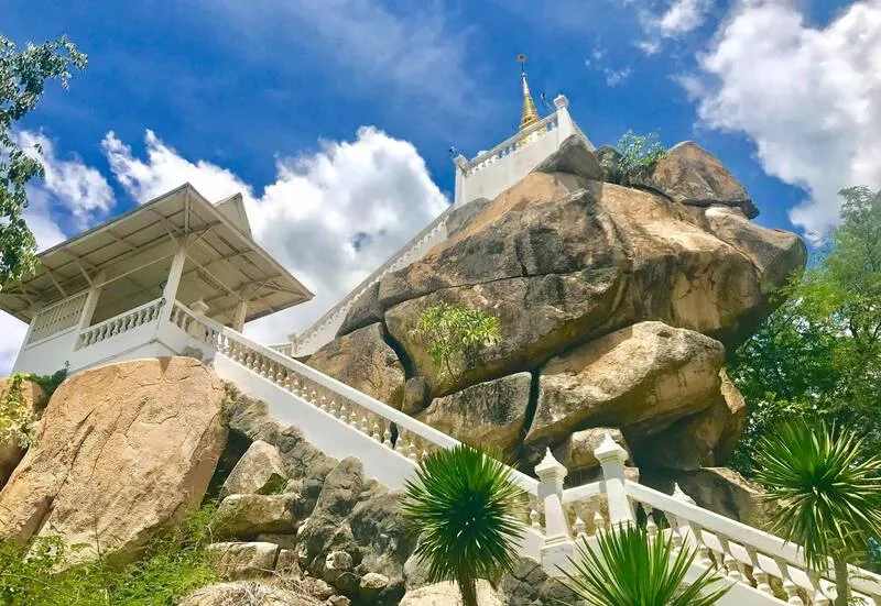 Wat Khao Rup Chang