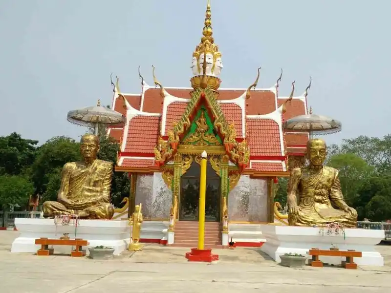 Wat Lam Bua Wat Lam Bua