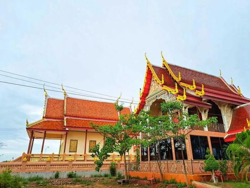 วัดปากลัด