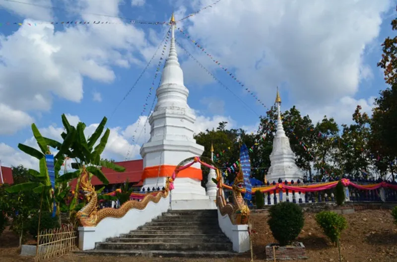 วัดพระธาตุสามดวง
