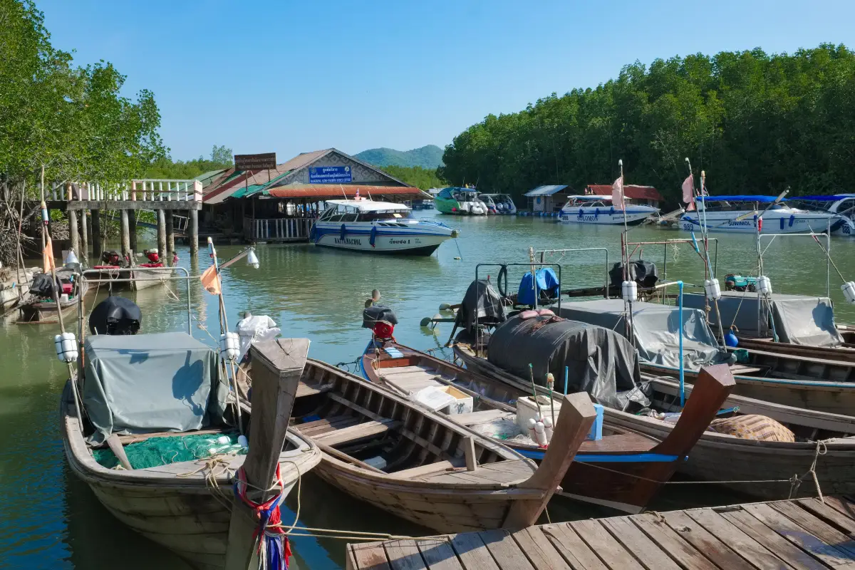 ท่าเทียบเรือบางโรง จังหวัดภูเก็ต ชุมชนชายฝั่งและวิถีประมงพื้นบ้าน