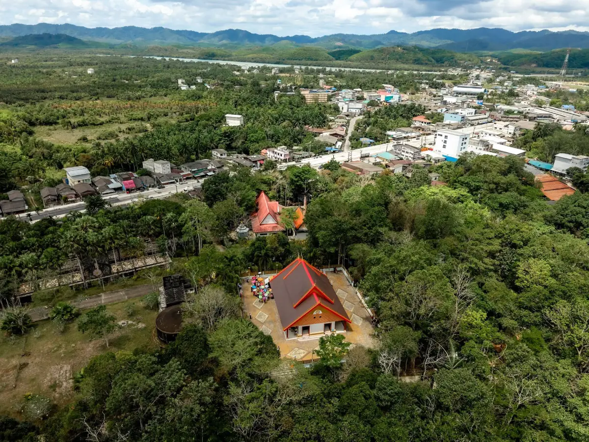 Wat Chantharam Cultural Center
